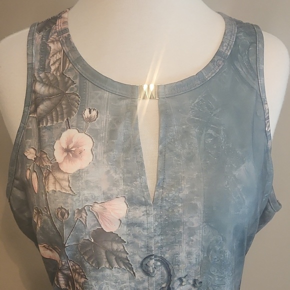 Groovy Tank! Versatile Styles! - Picture 3 of 7